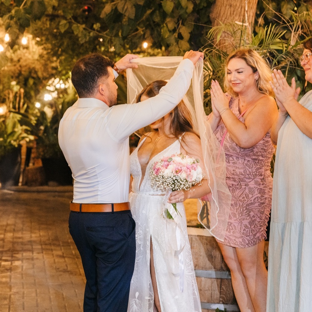 Elegant White Bridal Veil
